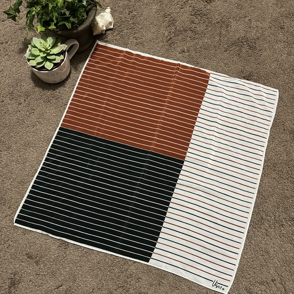 Vintage Vera Neumann Scarf-Black/White/Rust-21x20-EUC-Intact Tags - Picture 4 of 14